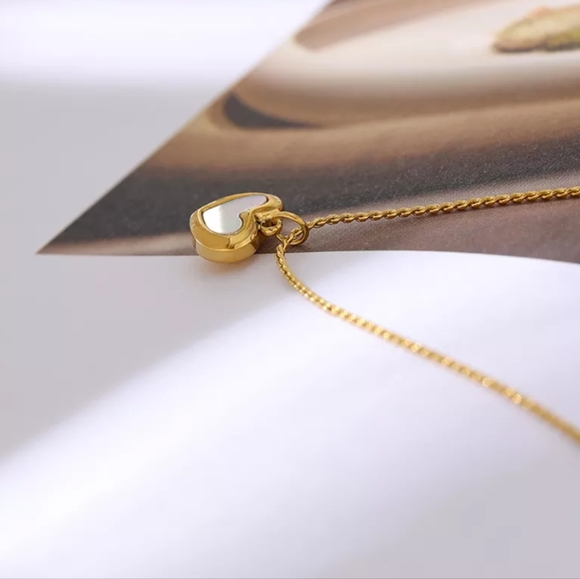 18 k  Gold plated heart natural shell necklace - Picture 3 of 6